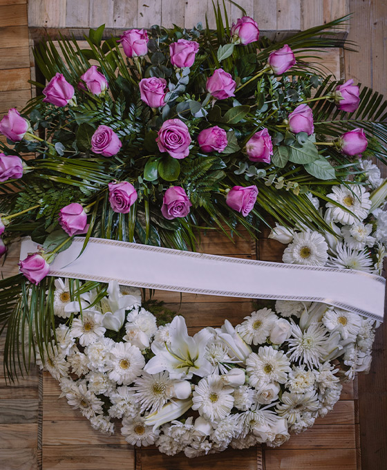 Comprar y Enviar Corona Funeraria con Rosas y Gerberas en Alicante